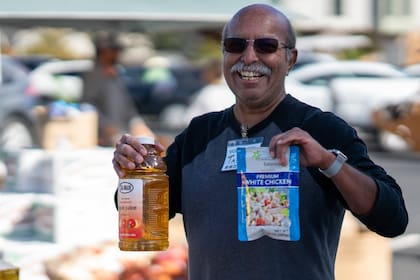 Redwood Empire Food Bank atiende familias con necesidades alimenticias (imagen ilustrativa)