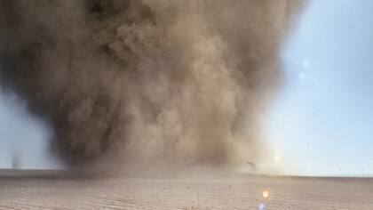 Reel-Unreel, Kabul, 2011. Video. 20’. Film que alude con juego infantil a la imagen real-irreal de Afganistán que tiene Occidente