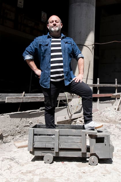 Referente en el mundo de la impro, a Toto lo sedujo "el vértigo de meterse en un marco e intervenirlo, y de estar en un presente absoluto"