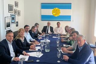 El bloque de Pichetto se prepara para insistir con la ley de jubilaciones que vetó Milei