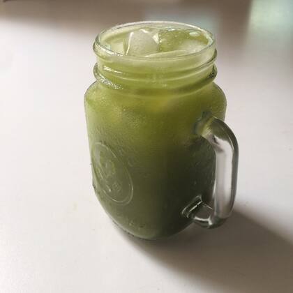 Refrescos e infusiones diferentes como este té verde con burbujas