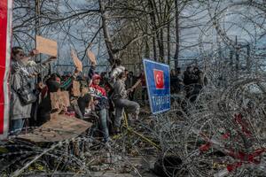 Desesperación. Los migrantes buscan vías clandestinas para entrar a Europa