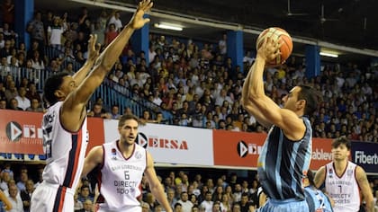 Regatas descontó de local y quedó 1-2 en la serie final contra San Lorenzo