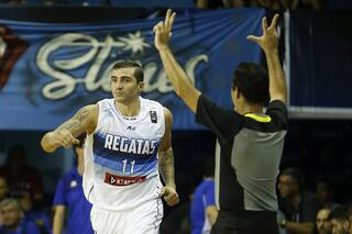 Estudiantes y Regatas debutan con triunfos en la Liga de las Américas