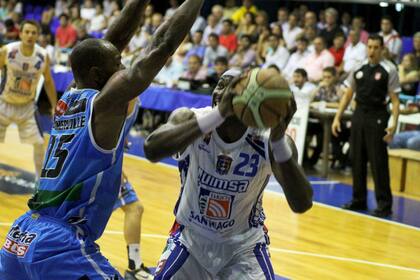 Regatas le ganó a Quimsa en Corrientes