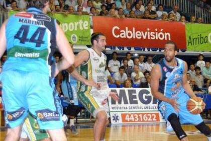 Regatas venció a Atenas y va por el bicampeonato
