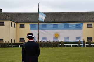 Procesaron al jefe de la banda militar de un regimiento por acosar sexualmente a una subalterna