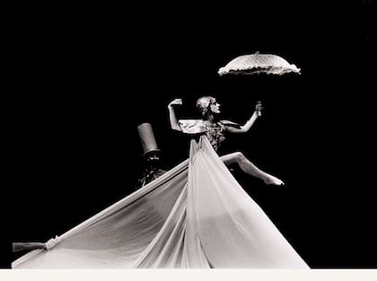 Registro de Julie Weisz de El circo, obra de Alberto Agüero realizada en el Teatro 
Nacional Cervantes en 1988