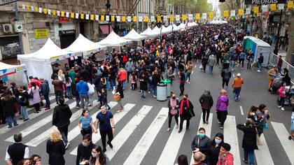Regreso del Festival de Colectividades a la avenida de mayo.