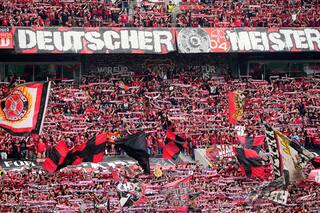 Regulador alemán impulsa mayor control de aficionados en clubes de la Bundesliga