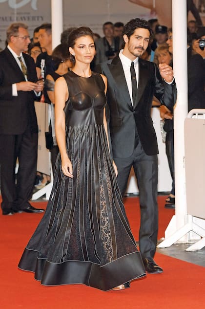 Reina de la alfombra roja, Úrsula dejó su huella en la 66a edición del Festival de San Sebastián, enfundada en un vestido realizado en cuero y encaje de Loewe. En aquella ocasión, la actriz y su novio acompañaron a Ricardo Darín en la presentación de "El amor menos pensado".