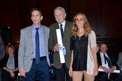 En 2019 fue distinguido como "prócer de la oncología" durante un acto realizado en el Aula Magna de la Facultad de Medicina