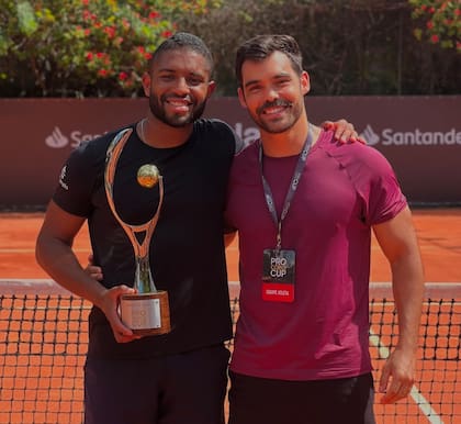Reis da Silva y su pareja, Guilherme Ricardo, cuando el tenista ganó la Copa Procopio y obtuvo un lugar en la qualy para el último ATP de Río de Janeiro
