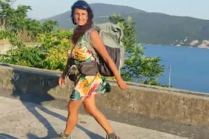 Sintió que alguien la perseguía y cuando se giró se quedó sin palabras al ver quién era