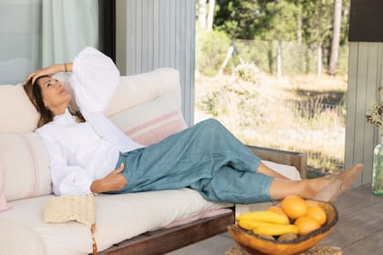 Relaciones sanas, otra de sus claves. "Busco siempre generar vínculos creativos. Si aparece algo –o alguien– perturbador, me retiro. Cuido la armonía de la misma manera que cuido mi felicidad".