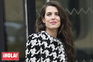 Tras los rumores de separación, ¿quién es el escritor con el que vinculan a Charlotte Casiraghi?