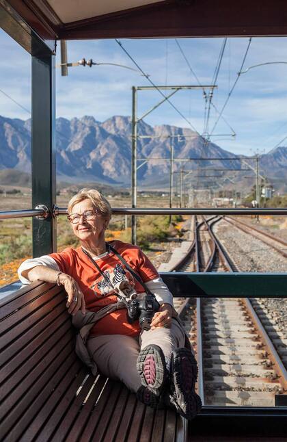 Relax en el mirador, el último de los vagones que componen la larga formación del Pride of Africa.