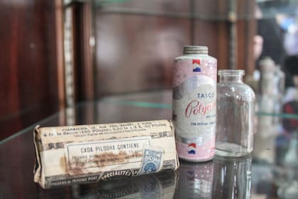Reliquias en la Antigua Farmacia del Águila.
