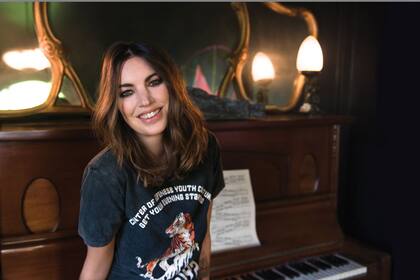 Remera (Complot, $600)