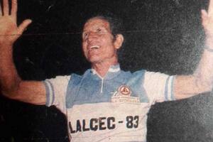 Quién fue el hombre de 70 años que viajó de Mendoza a Buenos Aires en bicicleta