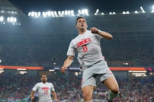 En un festival de goles, Suiza le ganó a Serbia y se clasificó a octavos de final