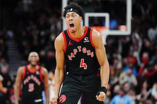 Remontada furiosa de Raptors corta la racha de cuatro victorias de los Suns
