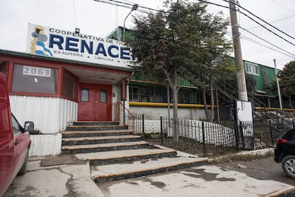 El frente de una de las plantas de la ex Aurora Grundig