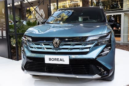 Renault Boreal debutó en el Renault Summer Experience de Cariló, mostrando su diseño imponente y tecnología avanzada, consolidando la expansión de Renault en el segmento C-SUV internacional.