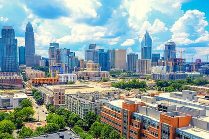 Rendón sirve en el departamento de Policía de Charlotte-Mecklenburg
