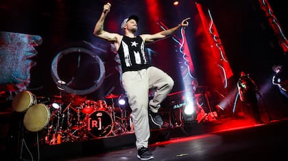 René presentó en vivo su primer disco solista