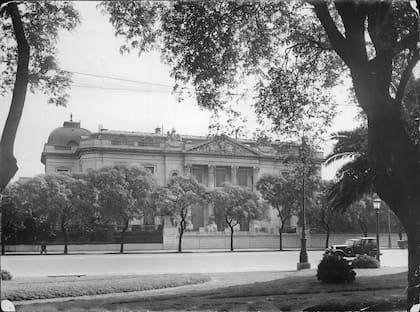 René Sergent, responsable de la obra magnífica del Palacio Errázuriz Alvear, también fue el arquitecto de los Palacio Bosch, Sans Souci, y de la mansión Álzaga Unzué.