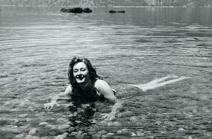 Renée Dickinson en el Lago Logog. 1936.