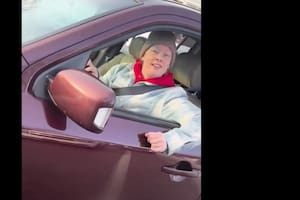 Difunden el video que grabó el agente del ICE antes de matar a una mujer en Minneapolis