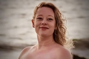 Quién era la mujer de 37 años asesinada en su auto por un agente migratorio de EE.UU.