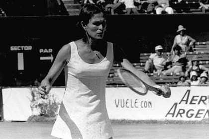Renée Richards volea en el Buenos Aires Lawn Tennis Club