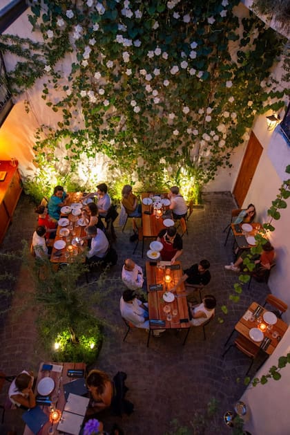 Renovaron una casona de 1907 para abrir un restaurante en San Telmo