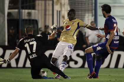 Rentería contra Tigre, en la semifinal de la Copa Sudamericana del 2012