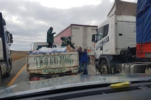 Tierra del Fuego está incomunicada por un bloqueo de camioneros chilenos
