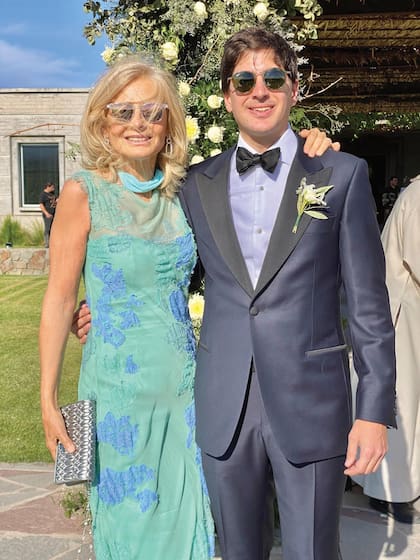 Repitió el vestido por tercera vez hace unas semanas, en la boda de Iván, su otro mellizo, con Nina Pulenta, en Mendoza.