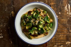 Repollitos de Bruselas con puré de coliflor