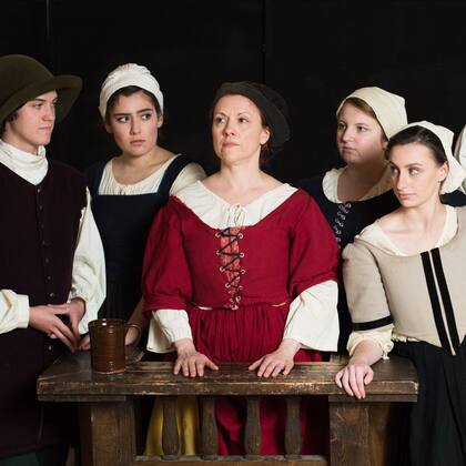 Representación de los Juicios de las Brujas de Salem en el Festival de Halloween 2024 (FB/Salem Haunted Happenings)