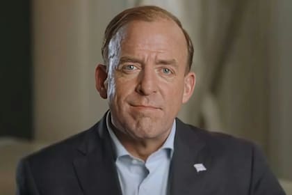 Representante del distrito 42 (centro de Chicago), Reilly ha centrado su campaña en cuestionar la coherencia administrativa del condado