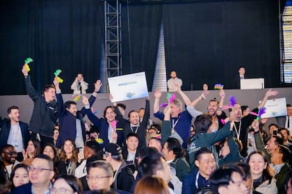 Representantes argentinos en la Cumbre que Chery realizó en la ciudad china de Wuhu.