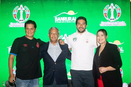 Representantes de Club Municipal y Comunicaciones que disputarán la Copa Independencia Visa Banrural (Imagen Los Ángeles Times)