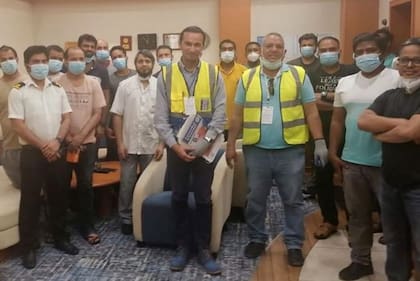 Representantes de la Federación Internacional de Trabajadores del Transporte (ITF) abordaron el domingo el Ever Given para comprobar la salud y el bienestar de la tripulación