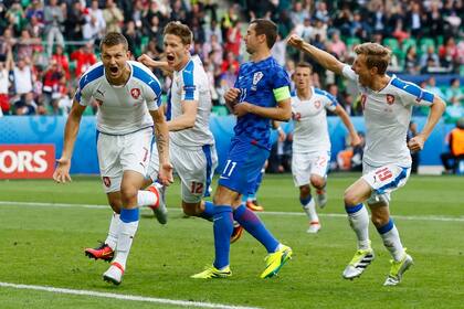 República Checa lo empató sobre el final