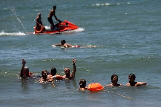 Los adolescentes alcoholizados, el principal foco de atención de los guardavidas