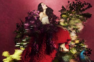 Reseña: Jessie Ware se sumerge en la música disco en "Superbloom", pero le falta drama