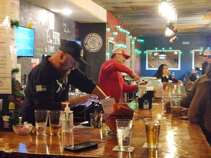 Reserve tiene una destilería en el pueblo (FB Prod-O Brewery & Distillery)