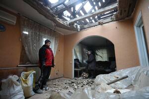 Los separatistas evacúan civiles de las regiones prorrusas de Ucrania: denuncian el estallido de un coche-bomba